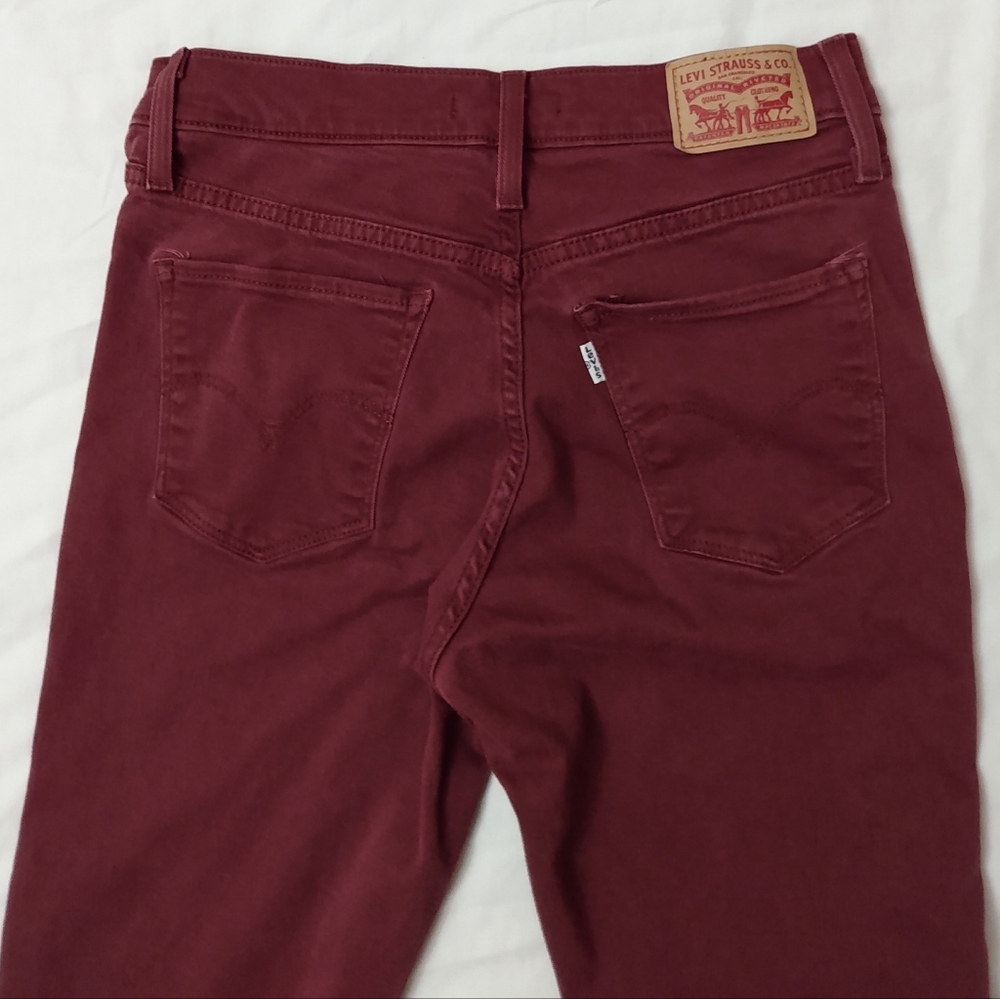 WOMENS LEVIS 314 SHAPING STRAIGHT FIT JEANS BURGUNDY SIZE 27  27X28